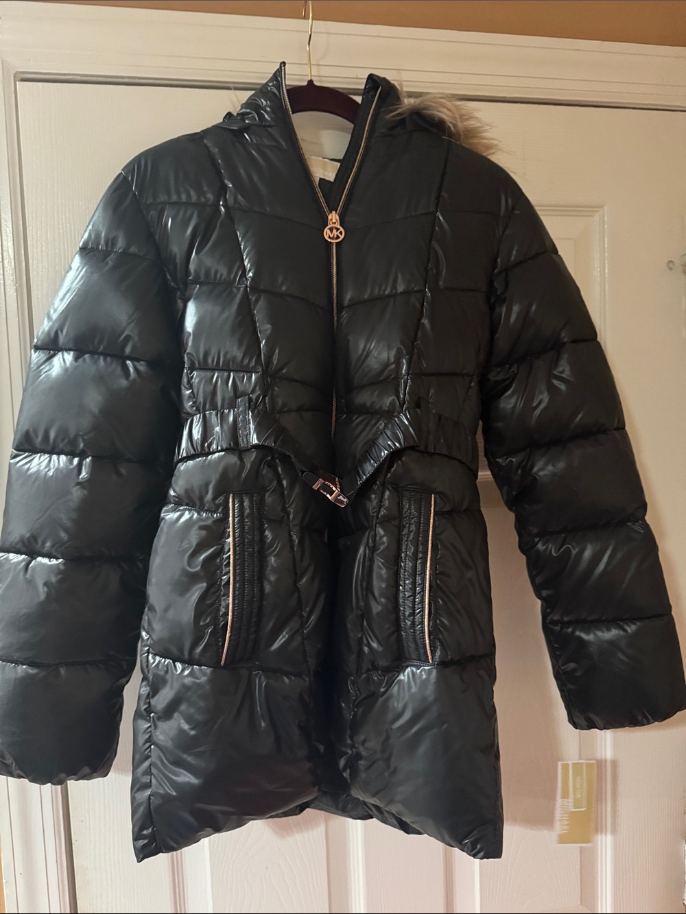 Beautiful New Michael Kors Black Quilted Hooded Puffer Coat with Faux-Fur Trim